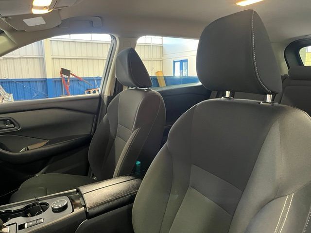 Used 2024 Nissan Rogue S AWD/4WD image 24