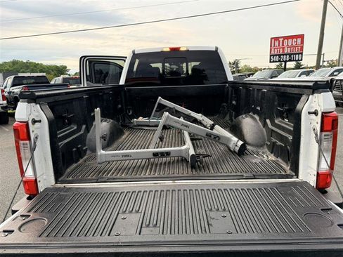 Used 2017 Ford F250 XLT w/ Camper Package AWD/4WD image 19
