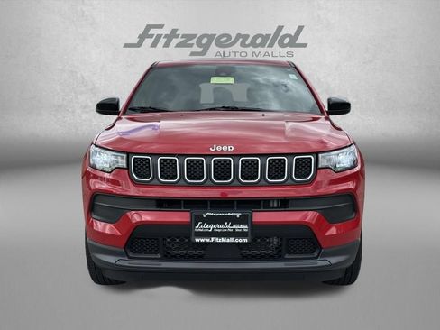 Used 2023 Jeep Compass Sport AWD/4WD image 3