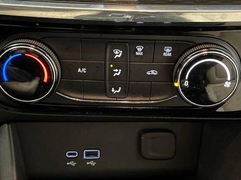 Used 2024 Buick Encore GX Sport Touring FWD image 54