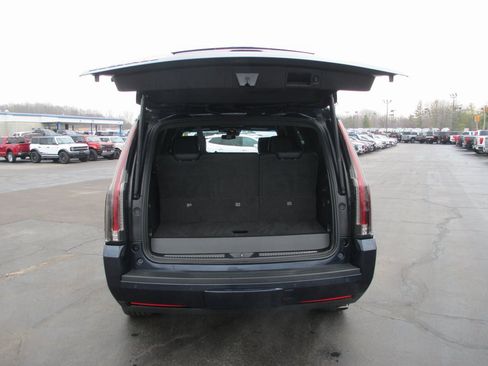 Used 2019 Cadillac Escalade Platinum image 6