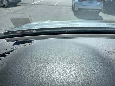 Used 2025 Volkswagen Jetta Sport image 32