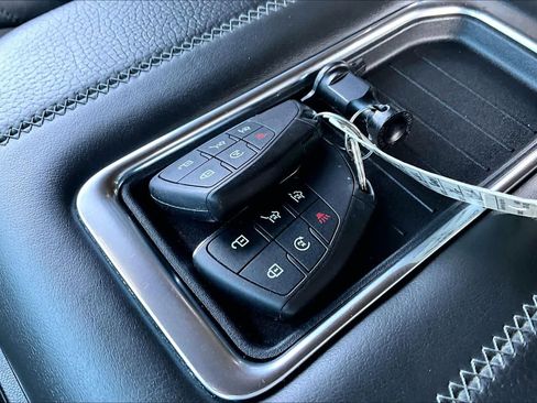 Used 2024 GMC Yukon XL Denali w/ Max Trailering Package image 15