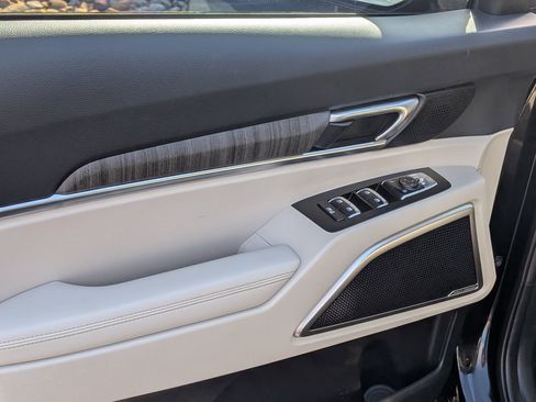 Used 2024 Kia Telluride EX w/ EX Captain's Chair Package image 14