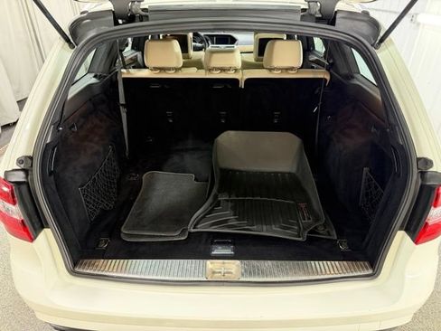 Used 2011 Mercedes-Benz E 350 4MATIC Wagon image 9