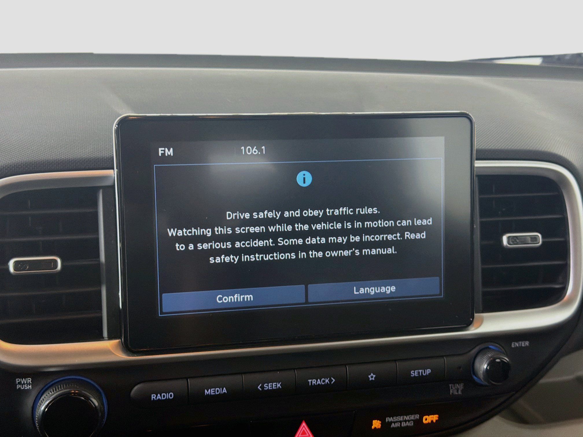 Used 2025 Hyundai Venue SEL FWD image 19