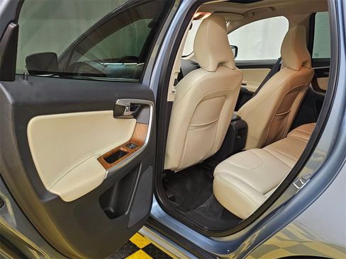 Used 2017 Volvo XC60 T5 Inscription w/ Advanced Package image 15