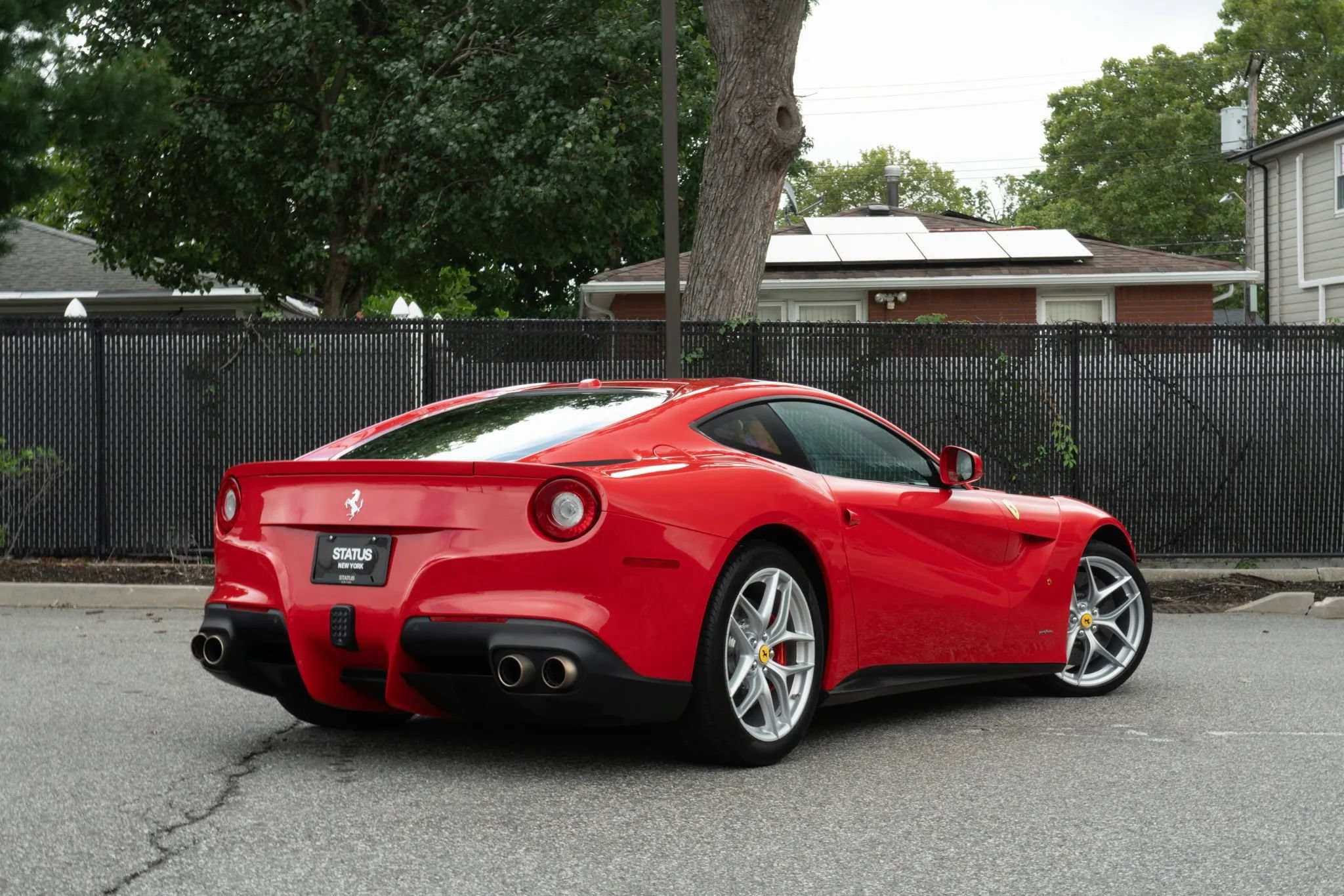 Used 2017 Ferrari F12 Berlinetta RWD image 10