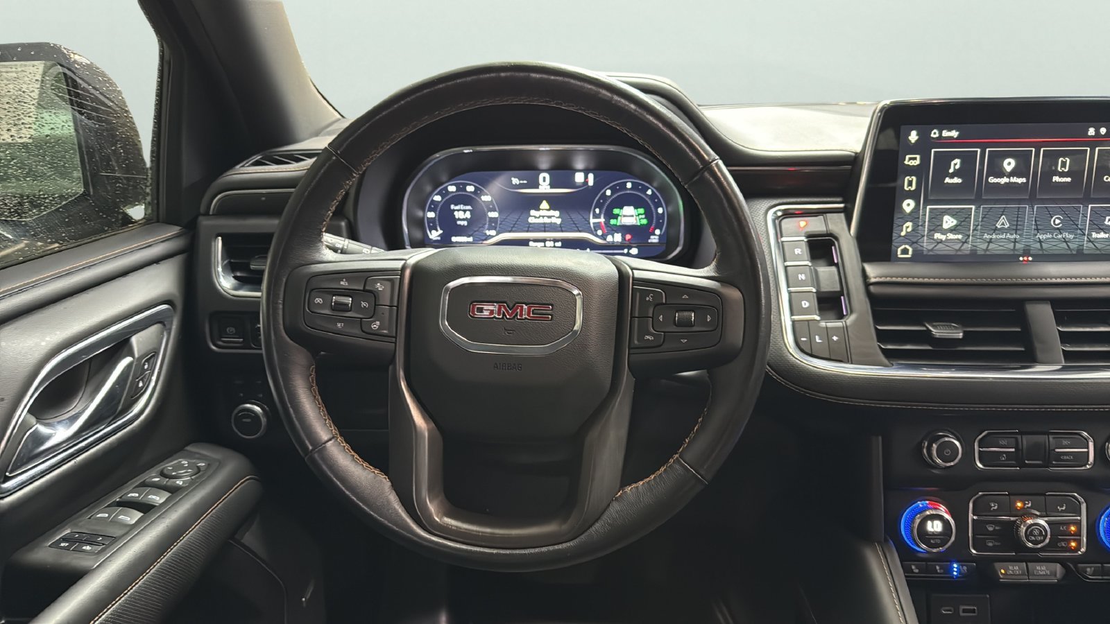 Used 2023 GMC Yukon AT4 w/ Technology Package AWD/4WD image 12