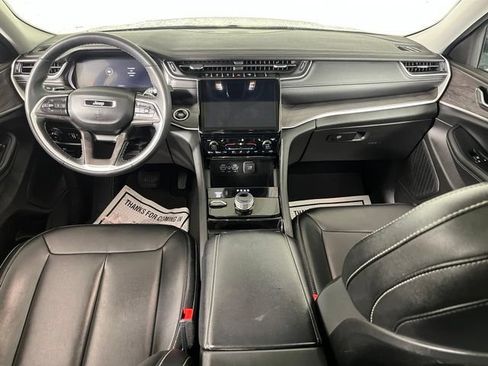 Used 2023 Jeep Grand Cherokee L Limited AWD/4WD image 44