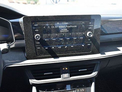 New 2025 Volkswagen Taos SE image 11