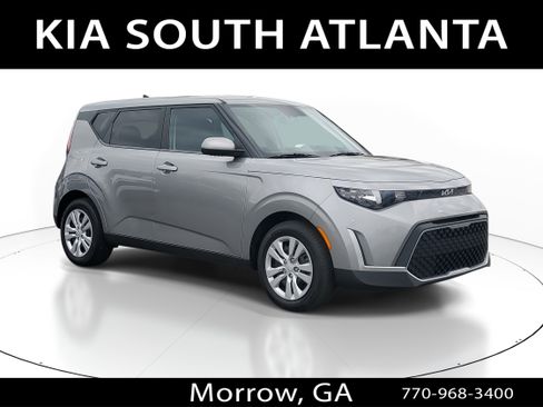 Used 2023 Kia Soul LX image 1