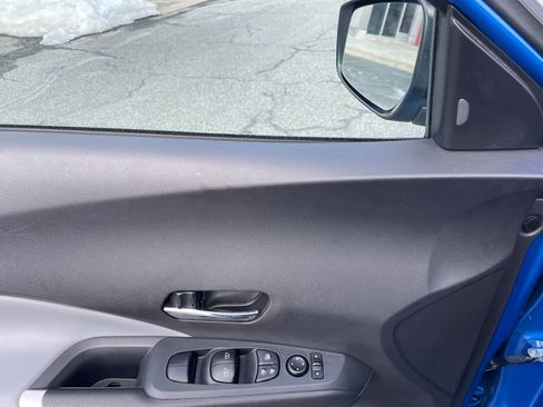 Used 2023 Nissan Kicks SR w/ SR Premium Package image 11