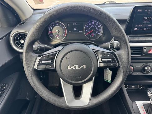 Used 2022 Kia Forte LXS image 5