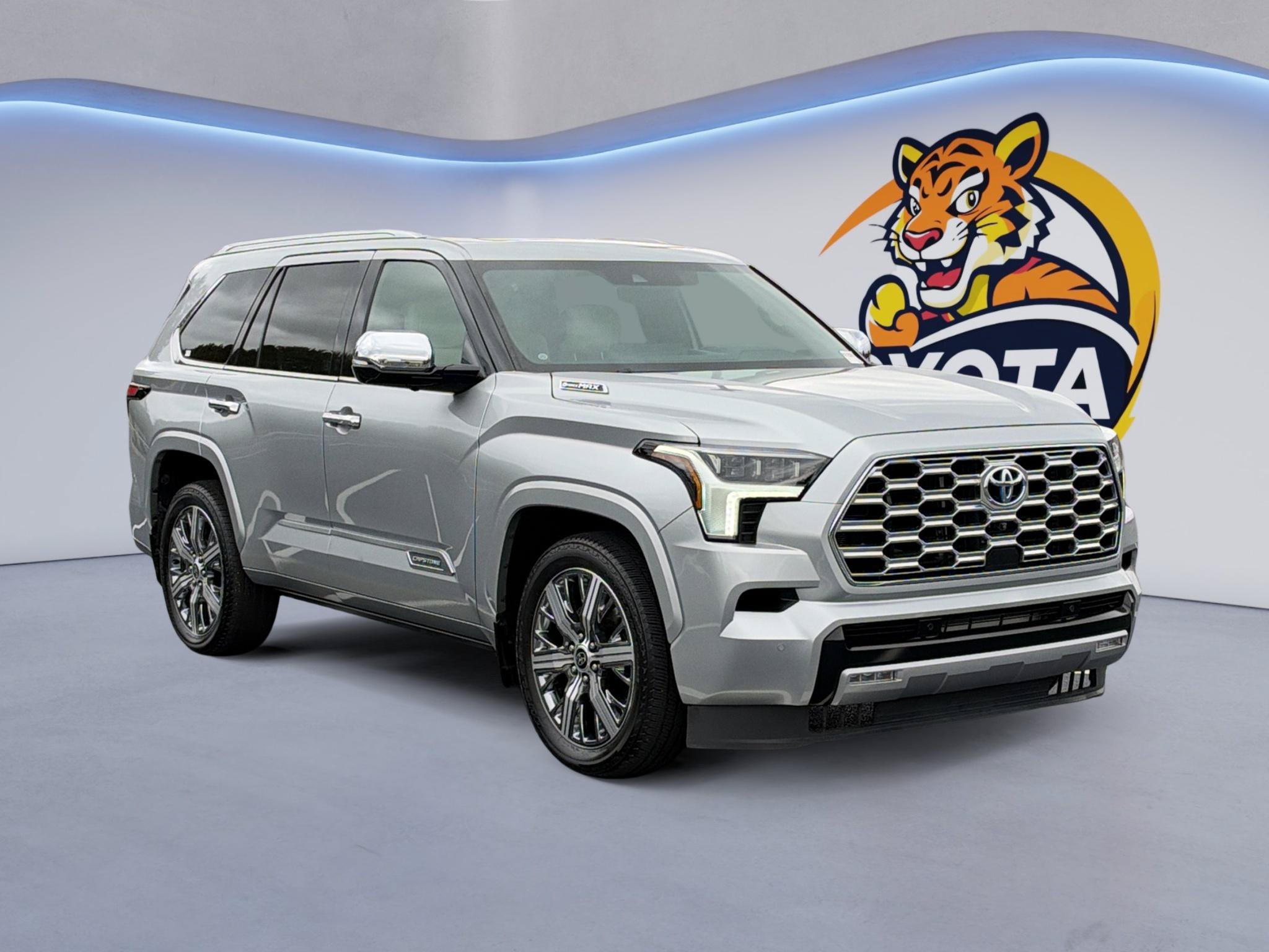 Used 2023 Toyota Sequoia Capstone AWD/4WD image 3