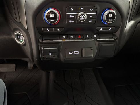 Used 2021 Chevrolet Silverado 1500 RST image 31