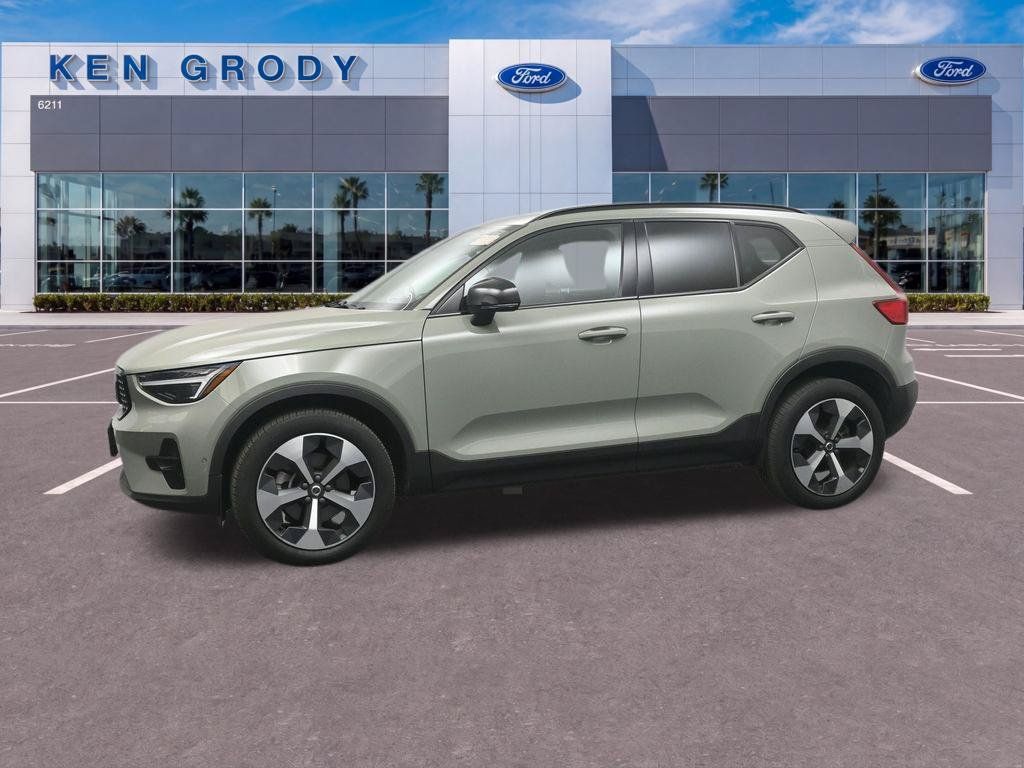 Used 2023 Volvo XC40 B5 Ultimate AWD/4WD image 8