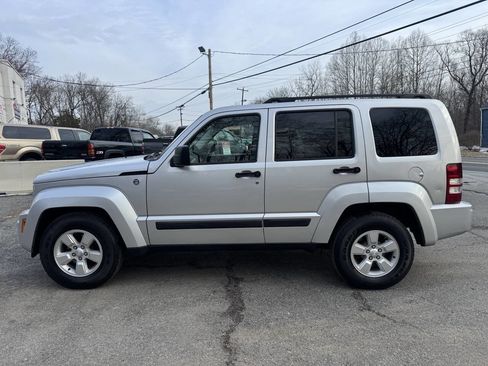 Used 2010 Jeep Liberty Sport w/ Popular Equipment Group image 3