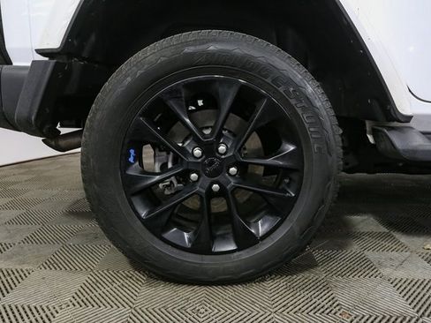 Used 2022 Jeep Wrangler Unlimited Sahara w/ Cold Weather Group image 16