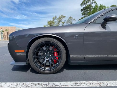 Used 2016 Dodge Challenger SRT Hellcat image 5