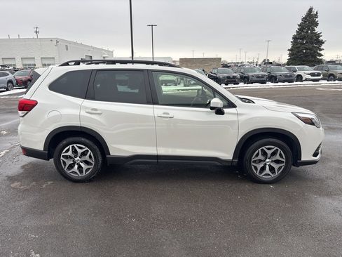 Certified 2023 Subaru Forester Premium image 2