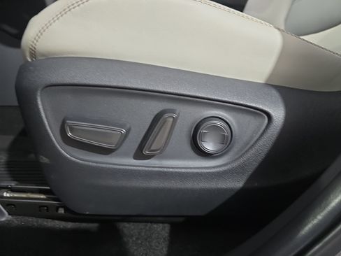 Used 2025 Toyota RAV4 XLE Premium AWD/4WD image 26