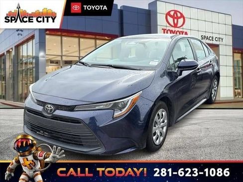 Used 2024 Toyota Corolla LE FWD image 2