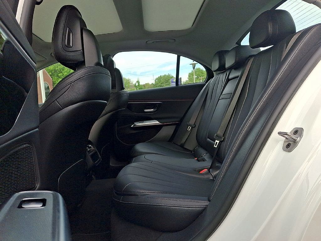 Used 2024 Mercedes-Benz E 350 4MATIC Sedan image 10