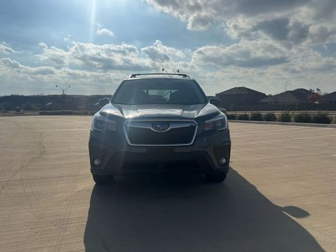 Used 2021 Subaru Forester Premium image 2