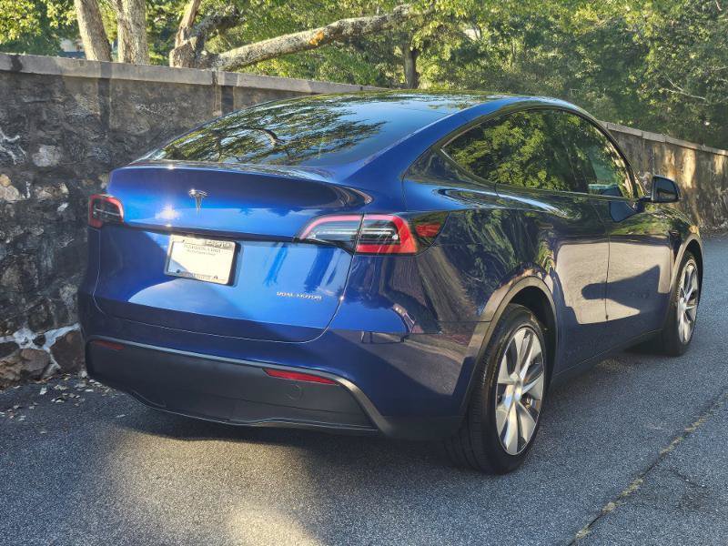 Used 2023 Tesla Model Y Long Range AWD/4WD image 11