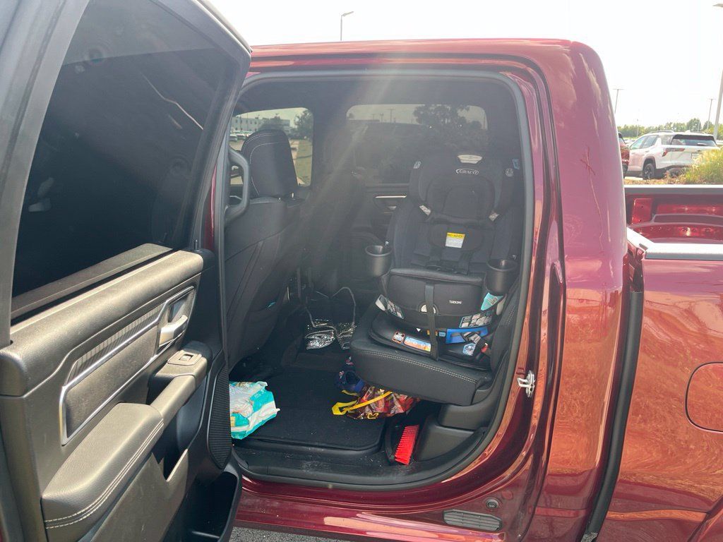 Used 2025 RAM 1500 Big Horn AWD/4WD image 10