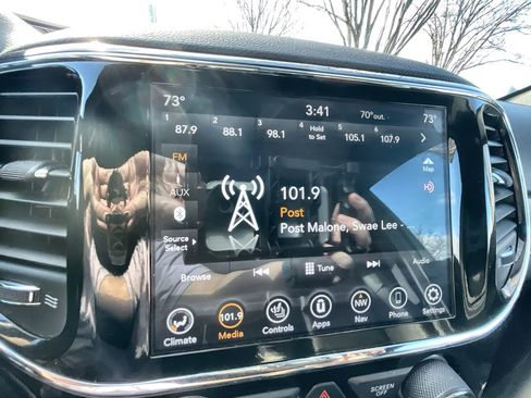 Used 2022 Jeep Grand Cherokee Limited w/ Trailer Tow Group IV image 13