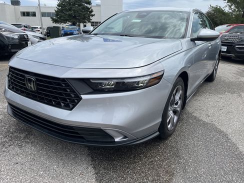 Used 2024 Honda Accord EX image 2