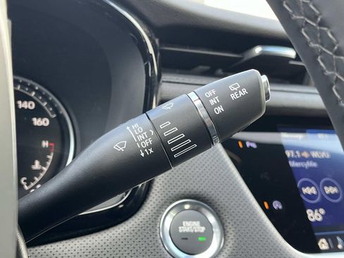 New 2026 Cadillac XT5 Luxury image 32