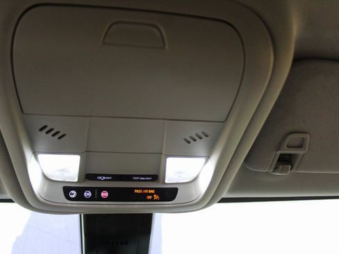 Used 2022 GMC Terrain SLE image 19