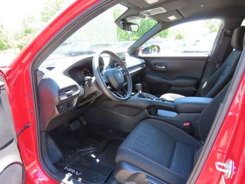 Used 2024 Honda HR-V Sport image 2