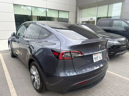 Used 2023 Tesla Model Y 2WD image 4