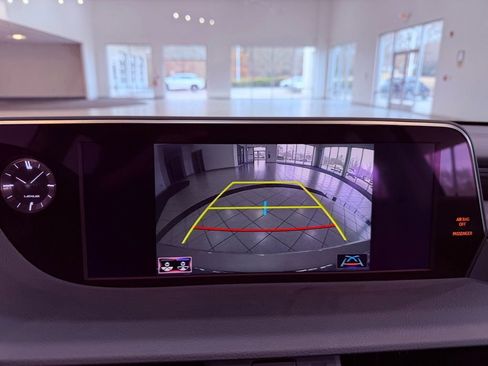 Certified 2020 Lexus ES 300h w/ Premium Package image 25