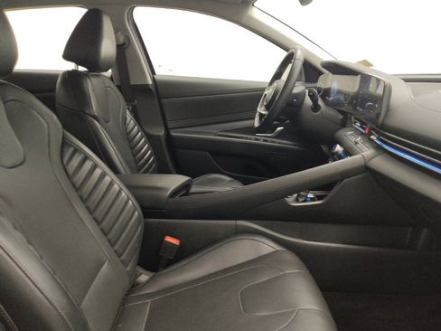Used 2023 Hyundai Elantra Limited image 21