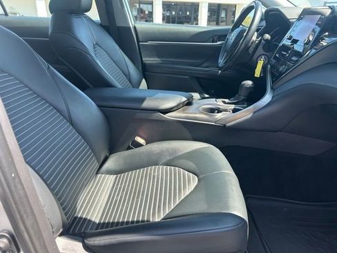 Used 2021 Toyota Camry SE image 17