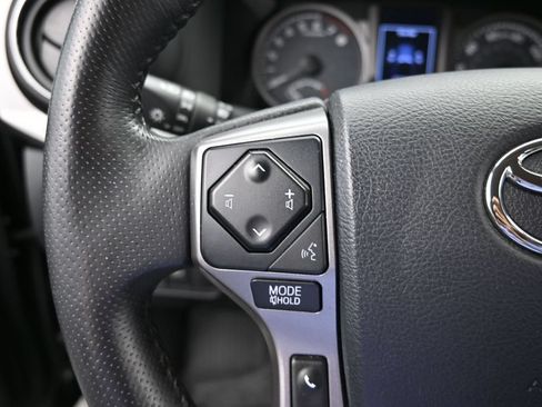 Used 2019 Toyota Tacoma SR5 RWD image 33