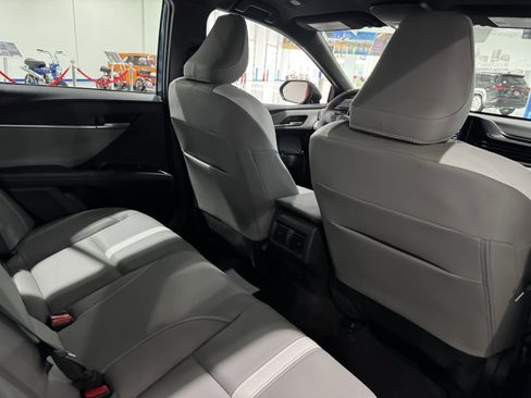 Used 2025 Toyota Camry XSE image 35