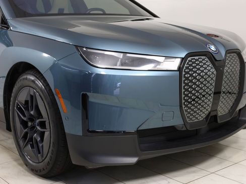 Used 2023 BMW iX xDrive50 w/ Premium Package AWD/4WD image 36