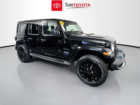 Used 2022 Jeep Wrangler Unlimited Sahara AWD/4WD image 1