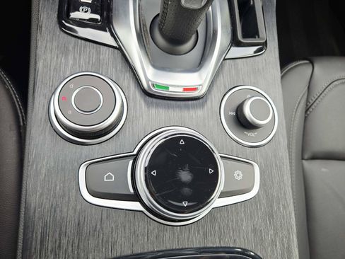 Used 2024 Alfa Romeo Stelvio Sprint AWD/4WD image 33