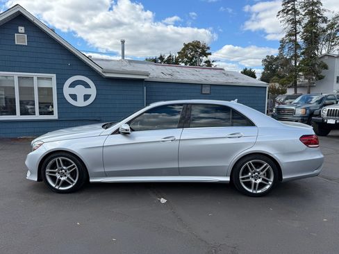 Used 2014 Mercedes-Benz E 350 4MATIC Sedan image 11