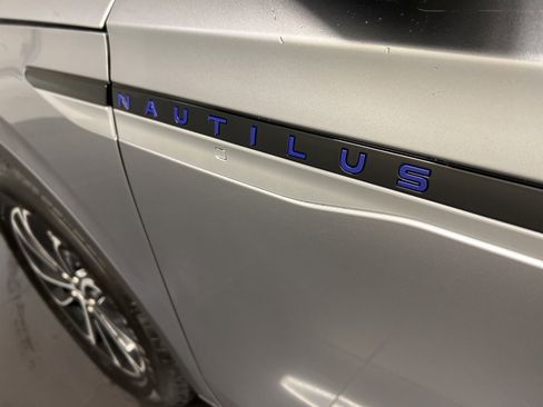 Used 2026 Lincoln Nautilus Premier image 38