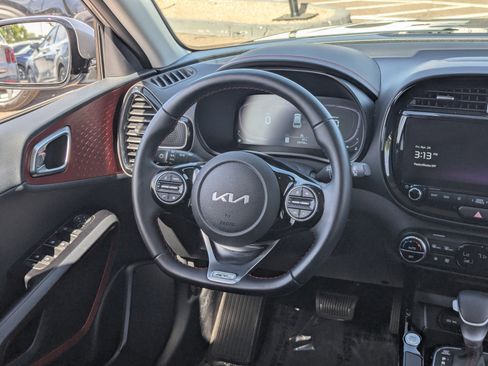 Certified 2023 Kia Soul GT-Line FWD image 13