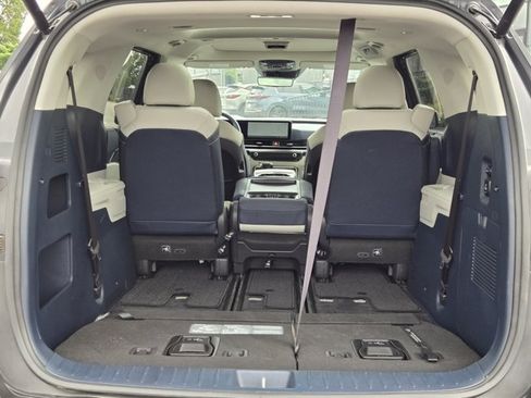Certified 2025 Kia Carnival SX Prestige FWD image 12