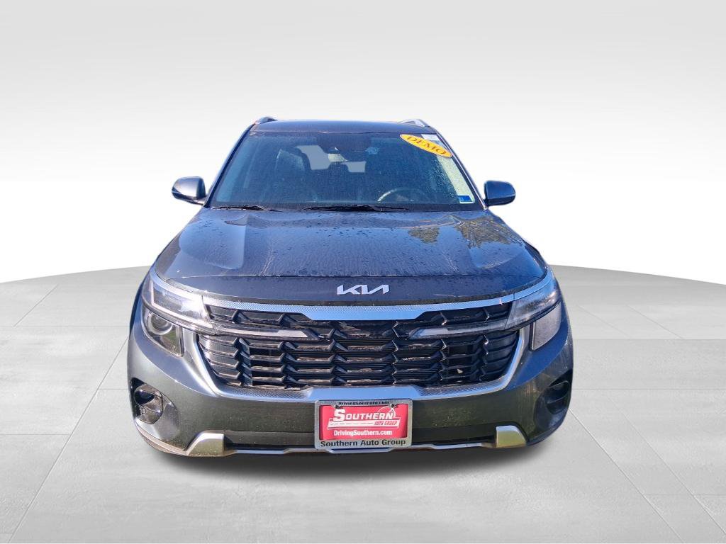 Used 2025 Kia Seltos S AWD/4WD image 2